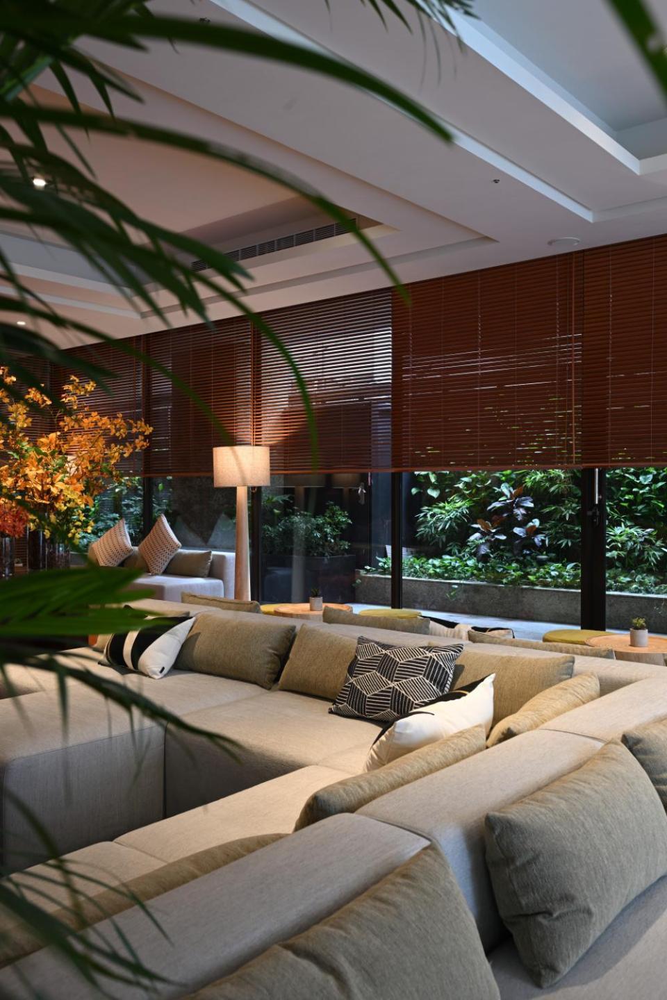 Via Breeze Hotel