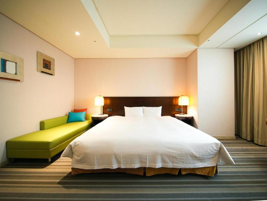 Via Breeze Hotel