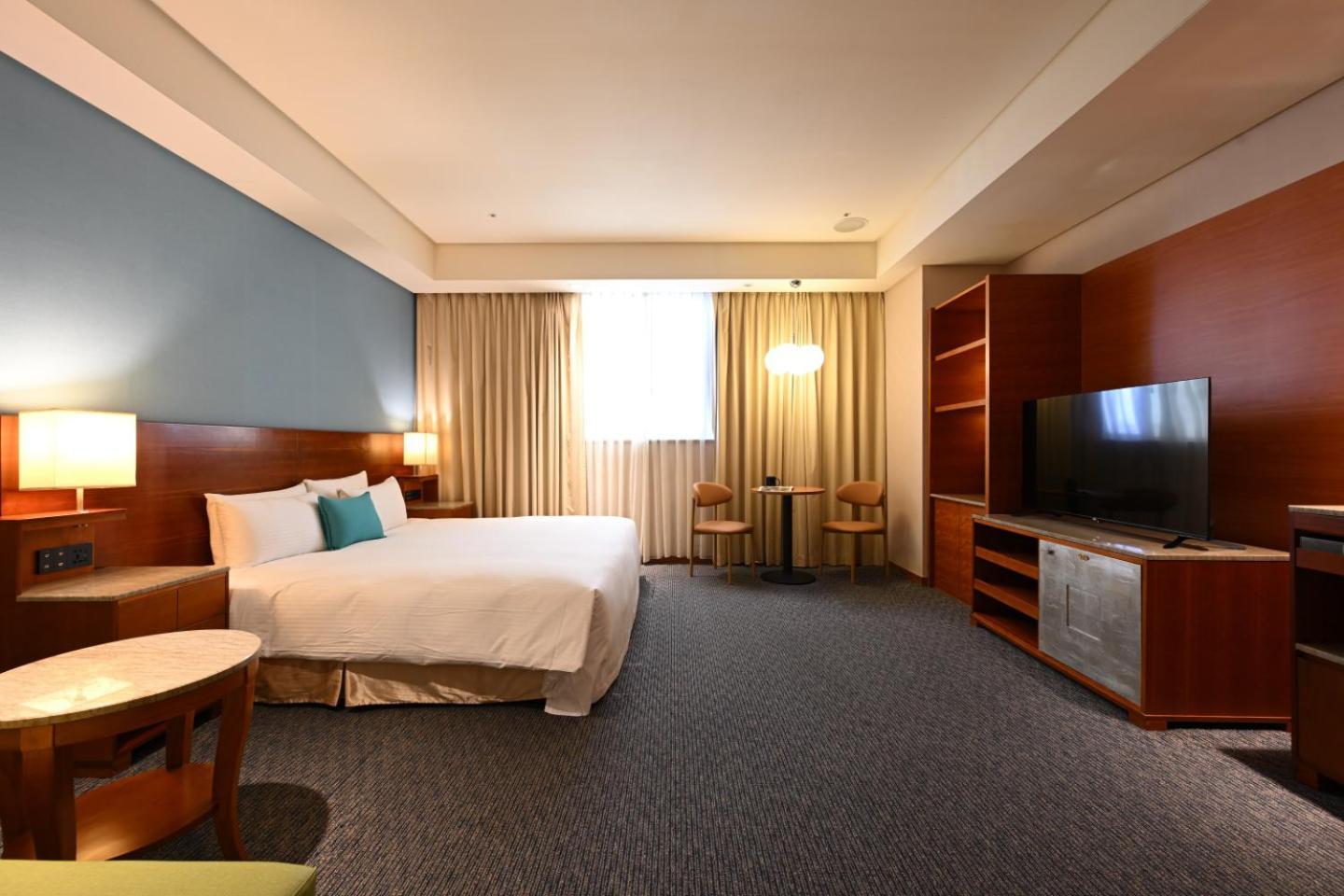 Via Breeze Hotel