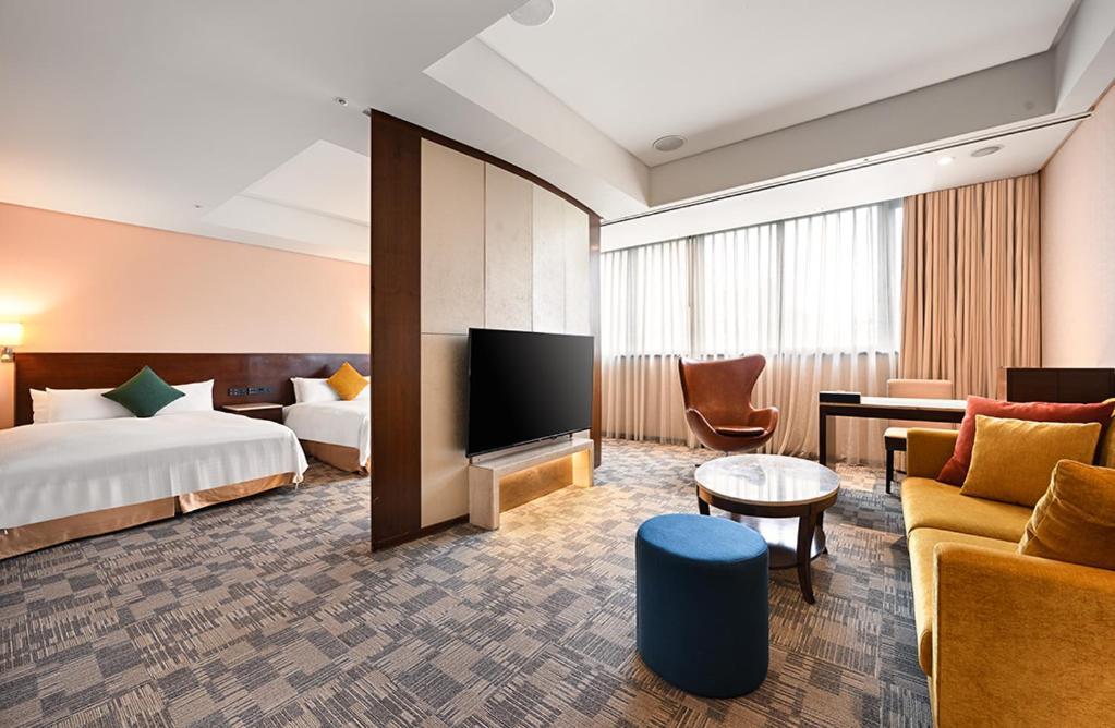 Hotel Via Breeze 4*